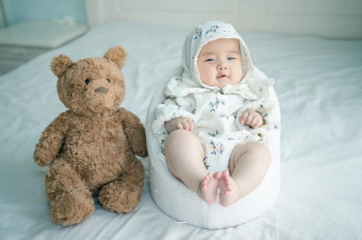 大连宝宝吃不饱母乳的症状